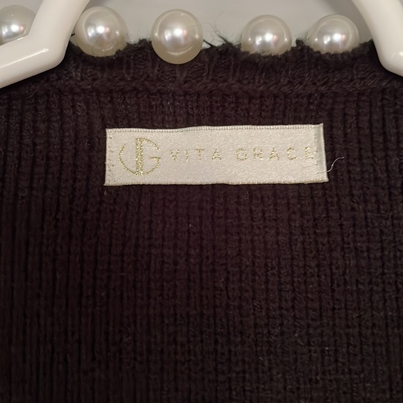 navy and white striped jumpers